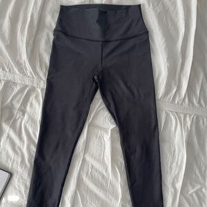 Black Alo Yoga Leggings 7/8 length Airbush